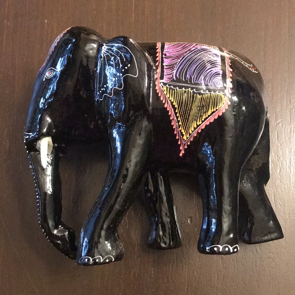 Hand Painted Black Lacquered Elephant - Picture 3 of 10